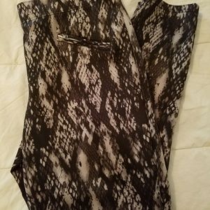 Sexy snakeskin leggings